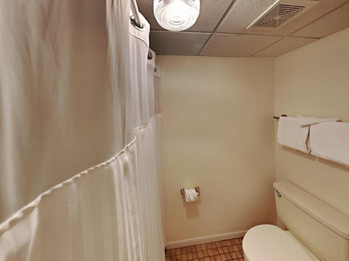 Edgewater 814 Apartment
