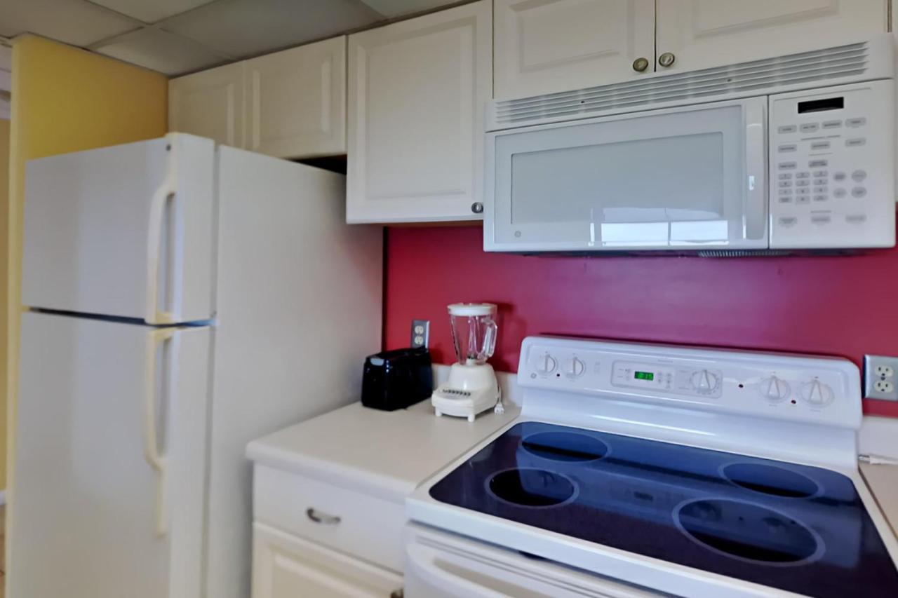 Edgewater Windward 602 Apartment