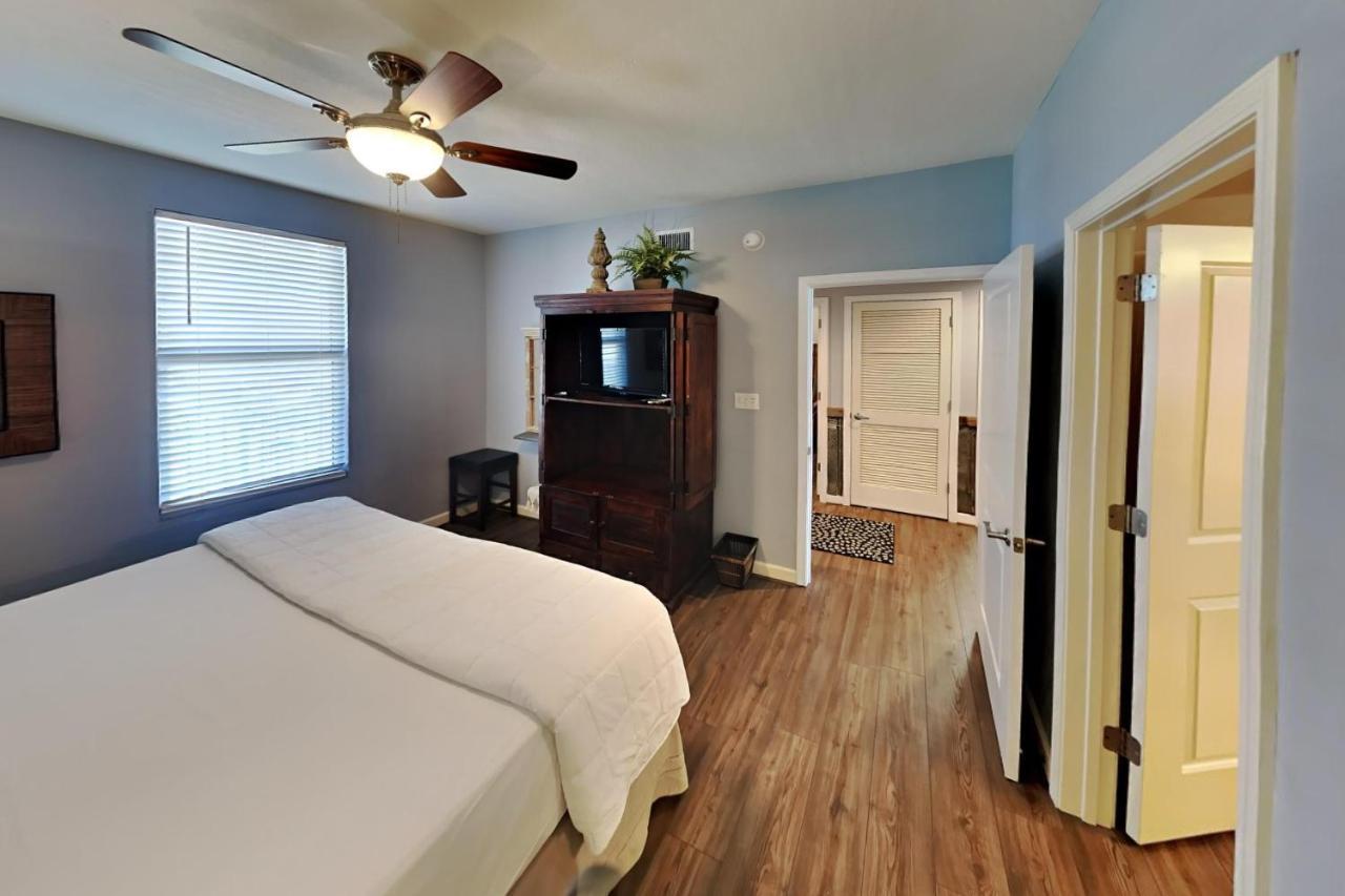 Grandview East 703 Apartment