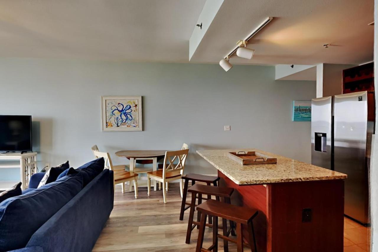 Apartment Laketown Wharf 1523