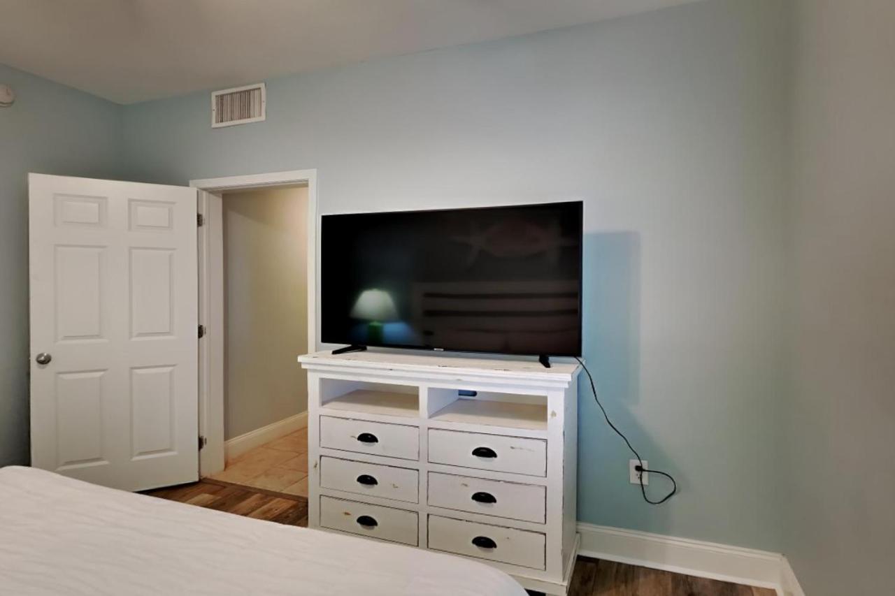 Apartment Laketown Wharf 1523