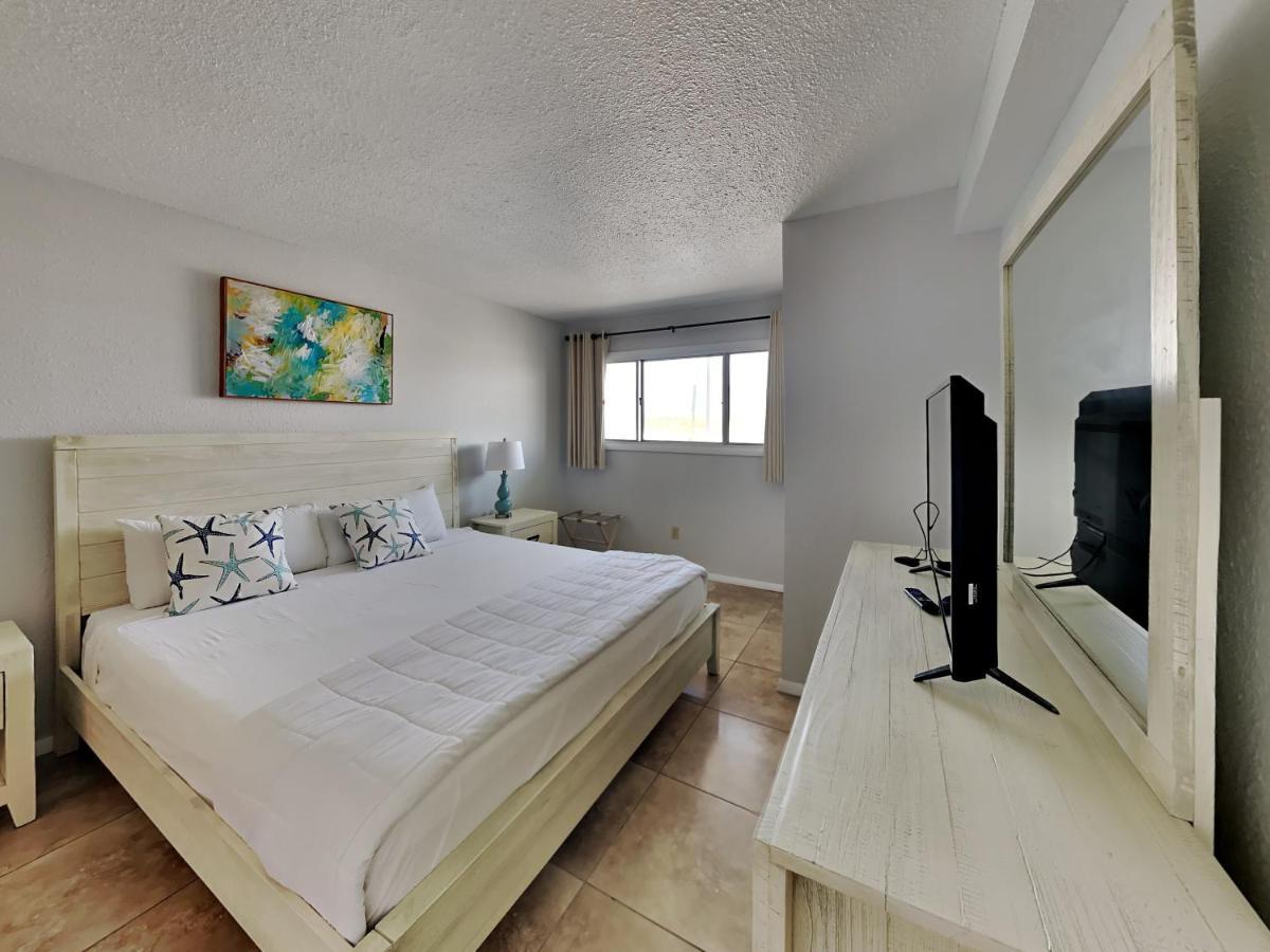 Summit 526 Apartment