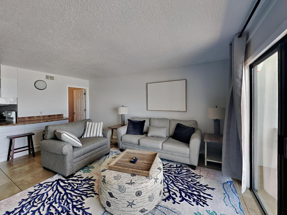 Apartment Summit 526