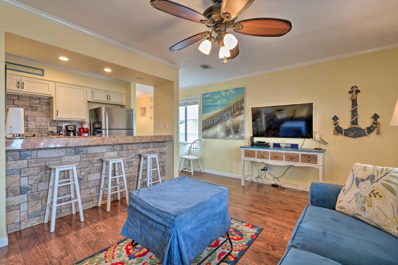 Convenient Pcb With Pool Access Walk To Panama City Beach