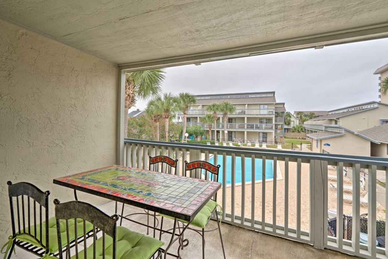 Apartment Convenient Pcb With Pool Access Walk To *