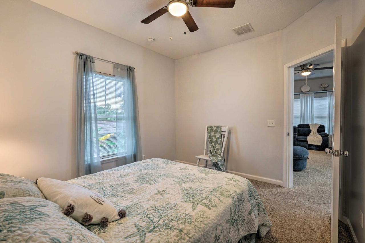 Modern Pcb With Private Yard And Pool Access Holiday home *