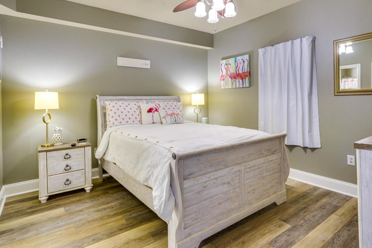 Apartment Pcb Vacation With Balcony And Access! *