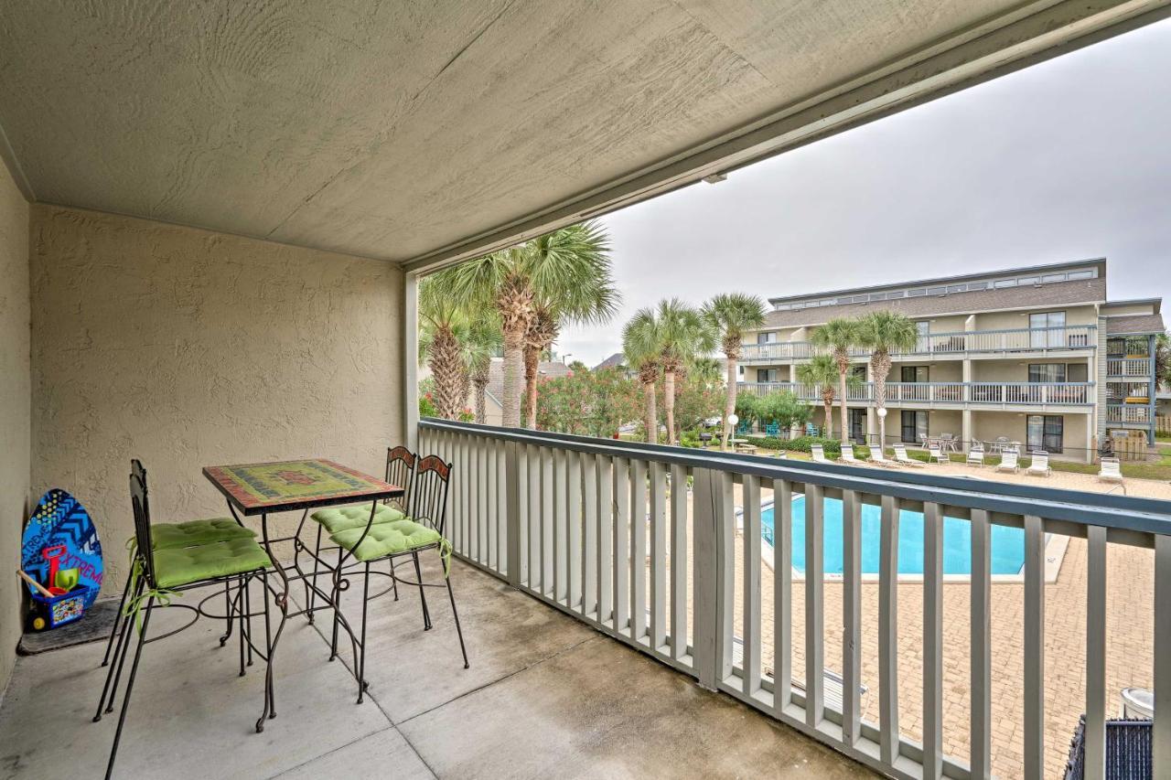 Convenient Pcb With Pool Access Walk To