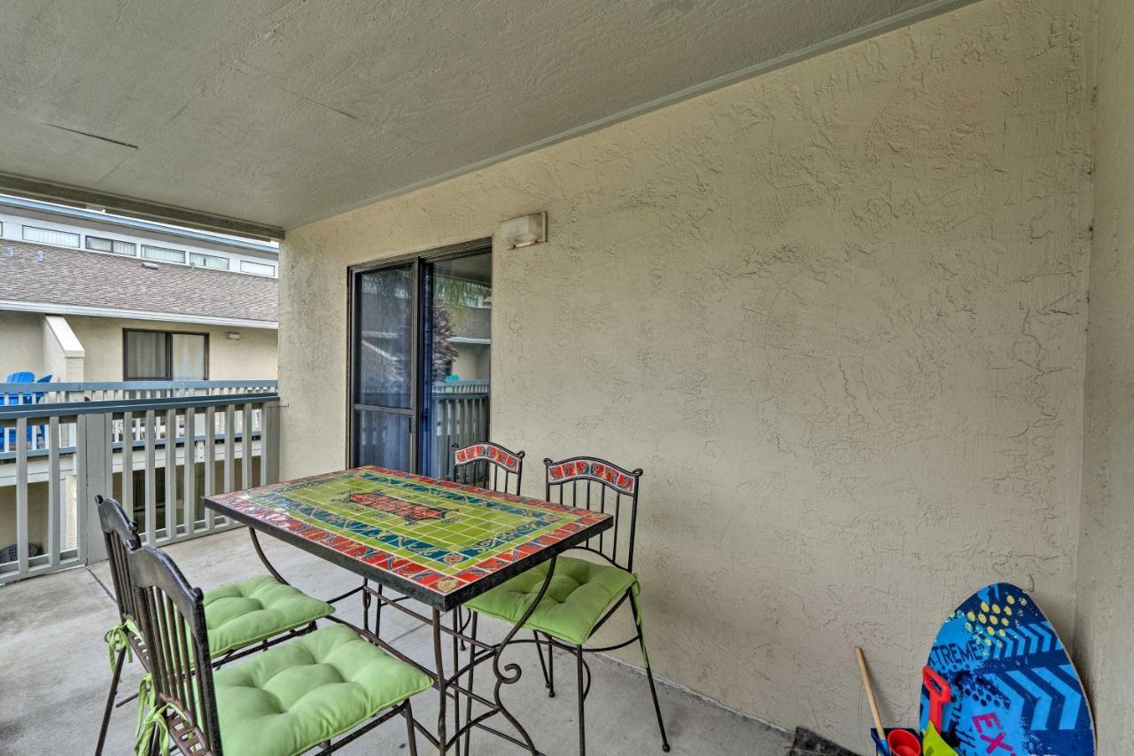Convenient Pcb With Pool Access Walk To Panama City Beach