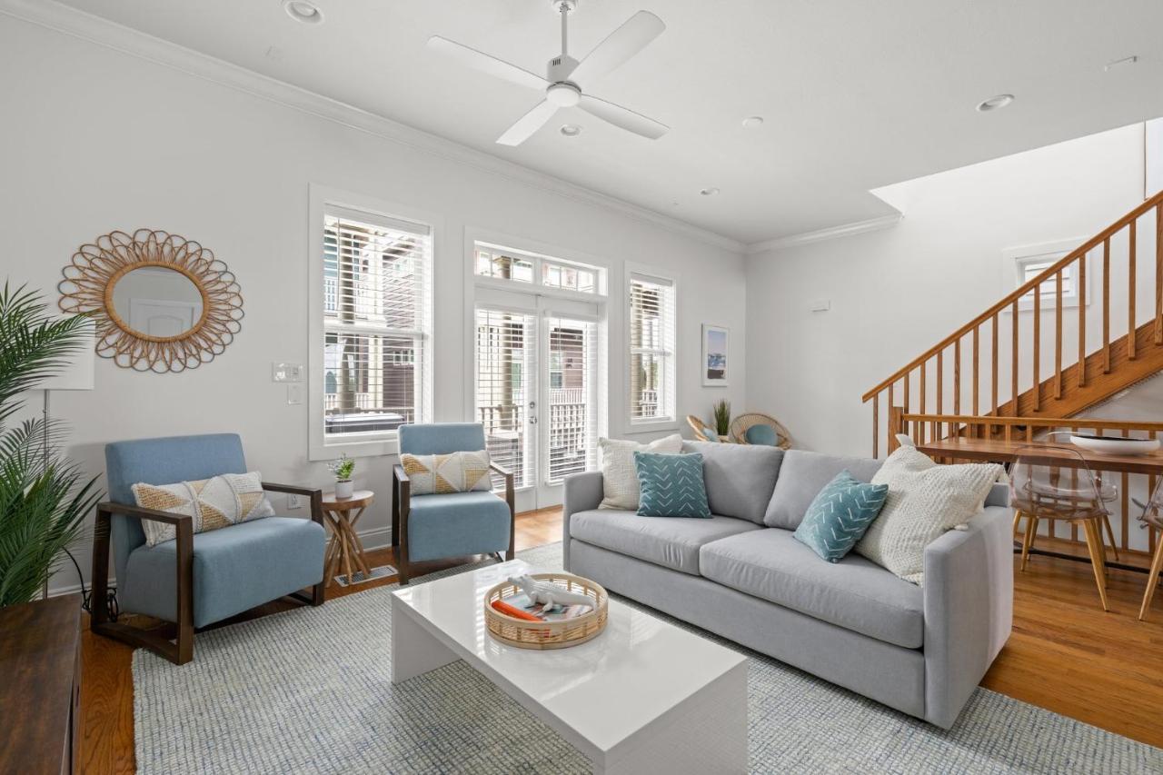 Villa Crescent Moon Palace - A Luxury With Pool, Parking, Just Steps To The *
