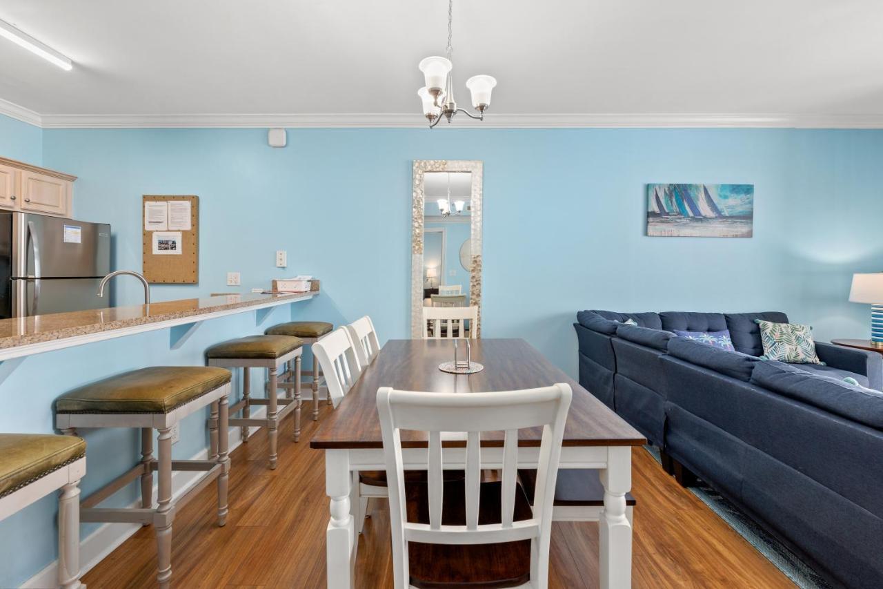 Large Balcony! Gulf Front Master Suite! Many Amenities On-site! Holiday home Panama City Beach