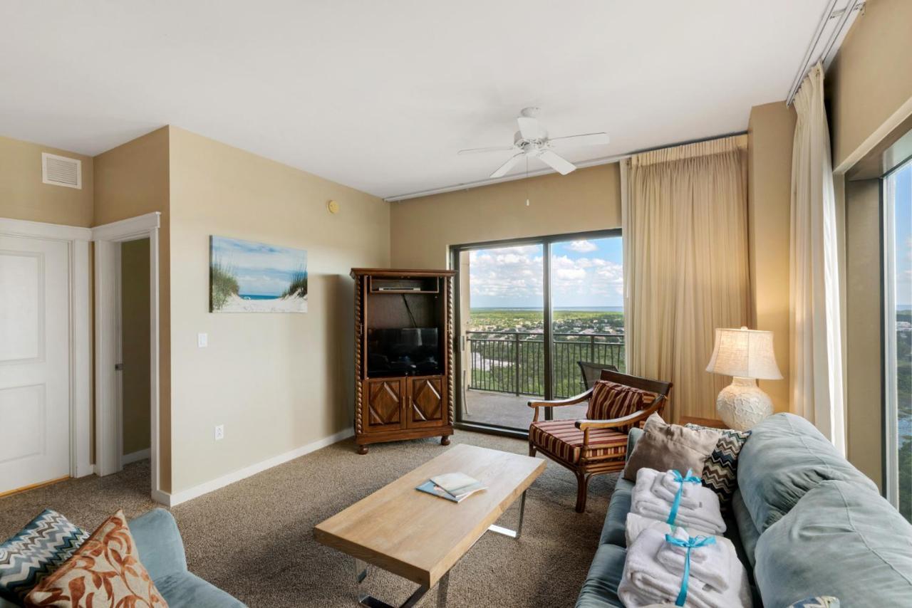 Across From The Beach! Near Pier Park & Dining! Sleeps 6! 2 Bedroom / 2 Ba!