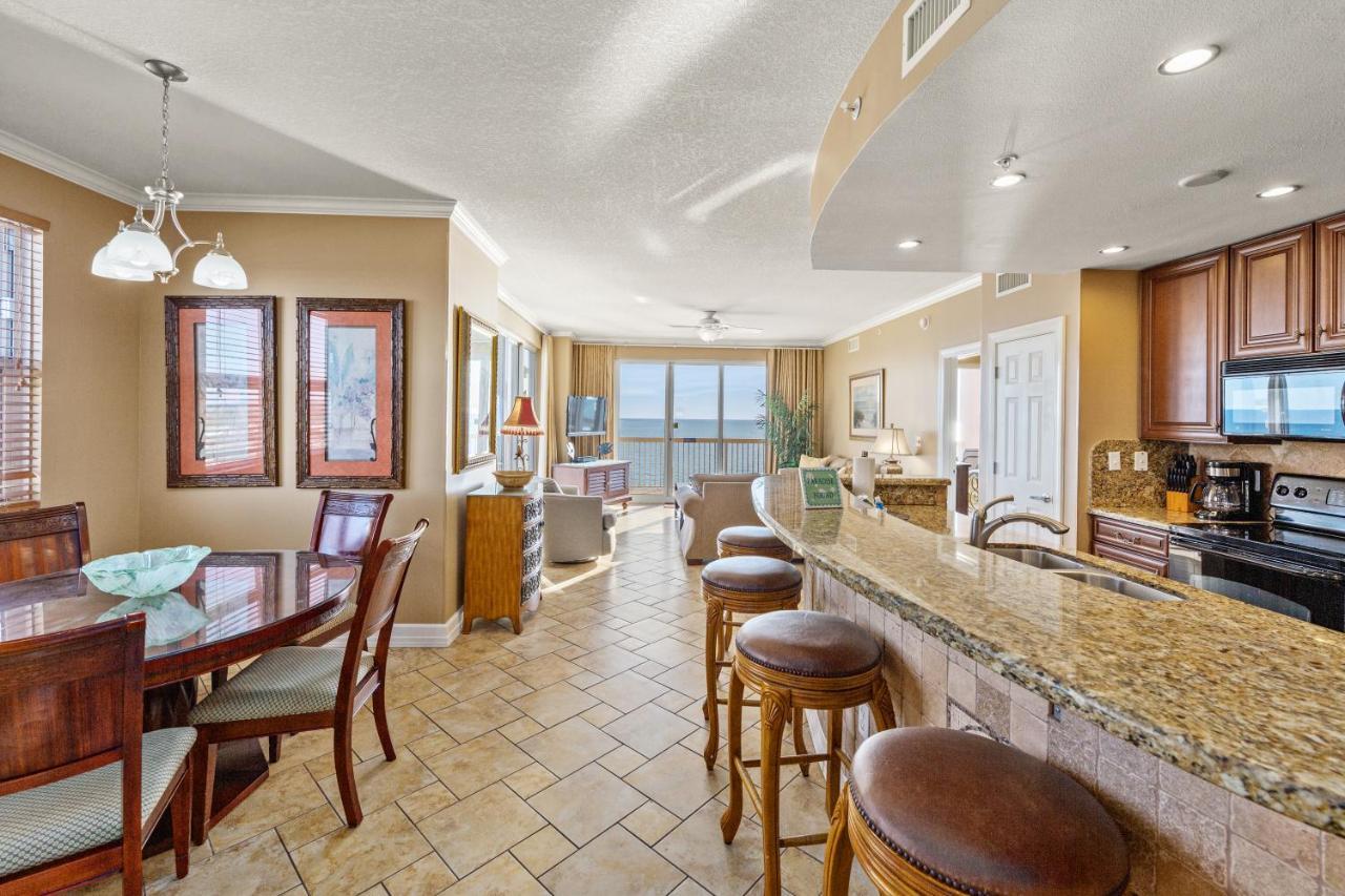Gulf Front Master Bedroom! 2 Pools & Hot Tubs! Sleeps 8! Panama City Beach