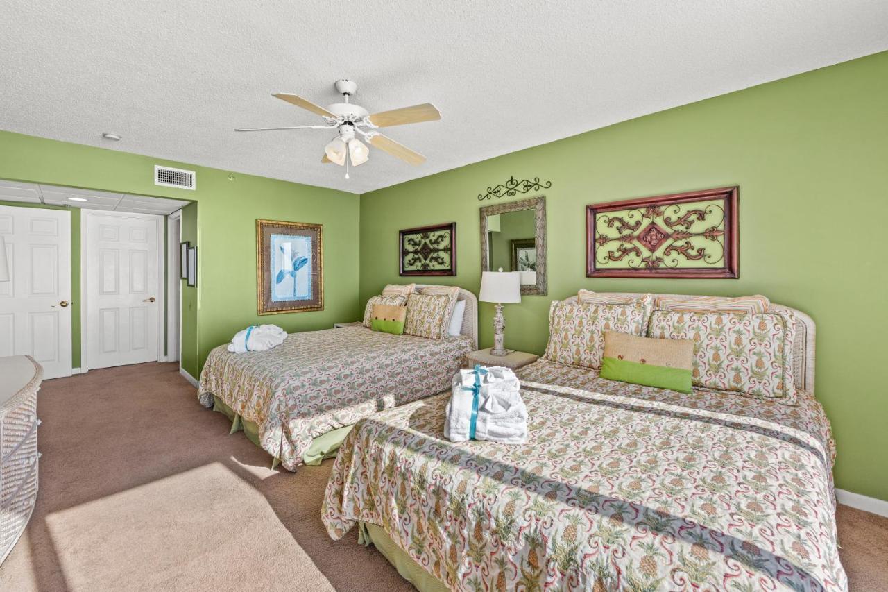 Gulf Front Living And Master Suite! Sleeps 8!