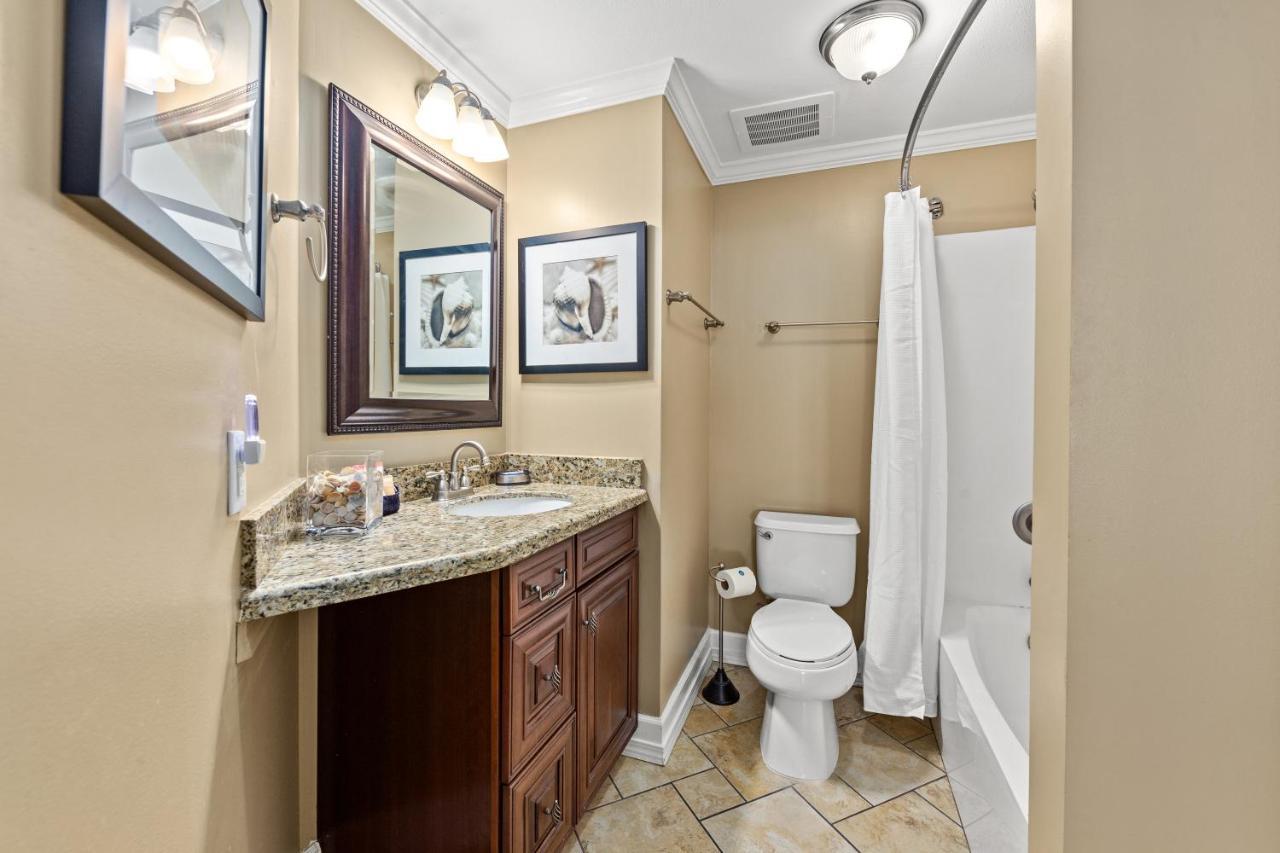 Holiday home Gulf Front Master Bedroom! 2 Pools & Hot Tubs! Sleeps 8!