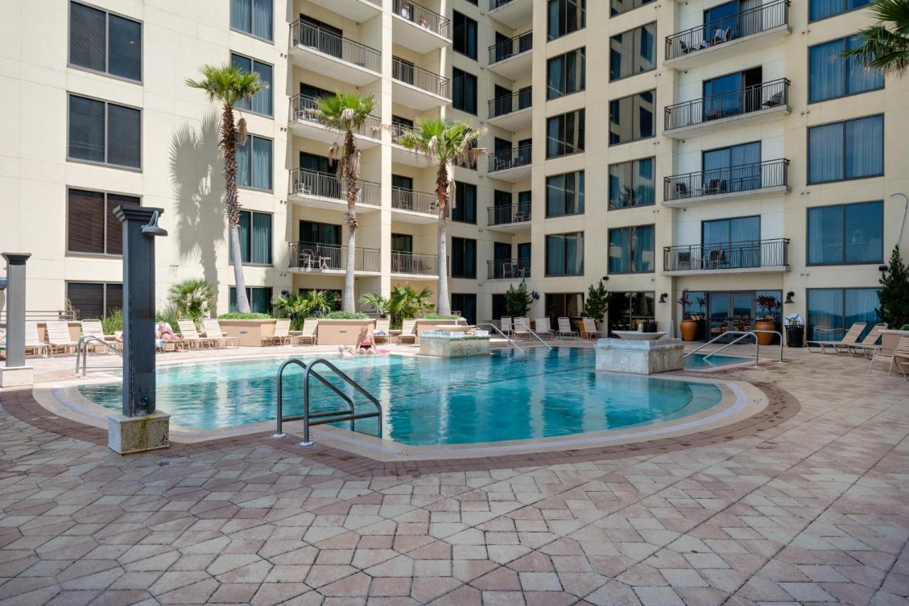 Holiday home Across From The Beach! Near Pier Park & Dining! Sleeps 6! 2 Bedroom / 2 Ba! *