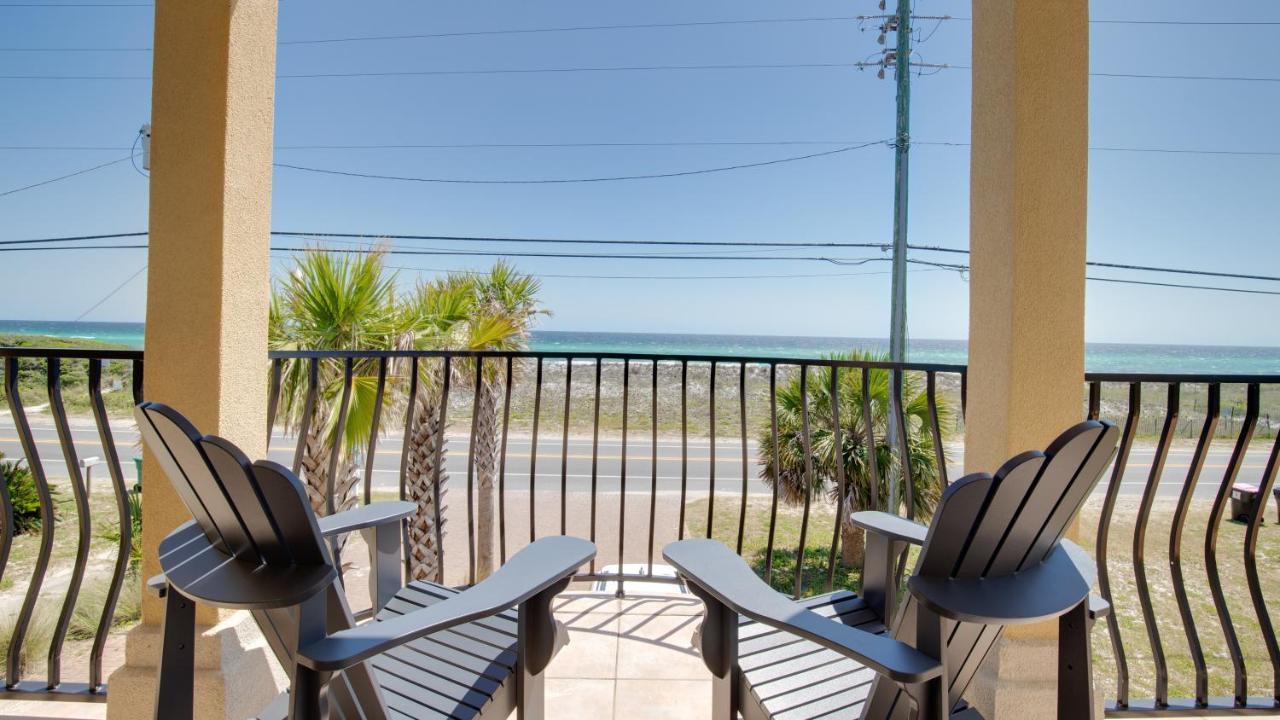 Walk To The Beach! 3 Story Home! 2 Balconies With Gulf Views! Holiday home