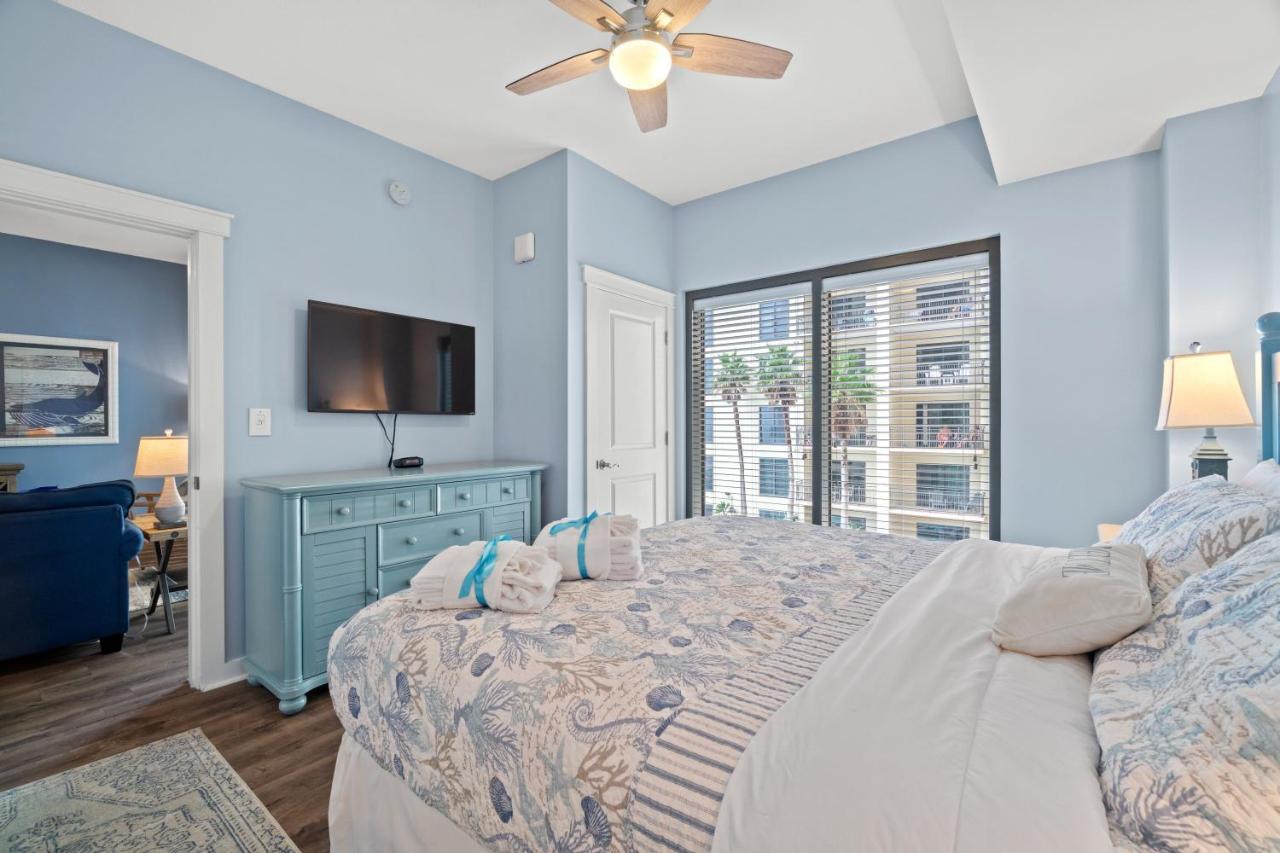 Warm And Inviting 1 Bd 1 Ba With Breathtaking Gulf Views *