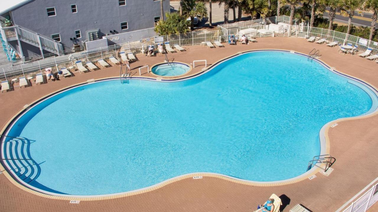 Tidewater Luxury Penthouse With Amenities And A View! *
