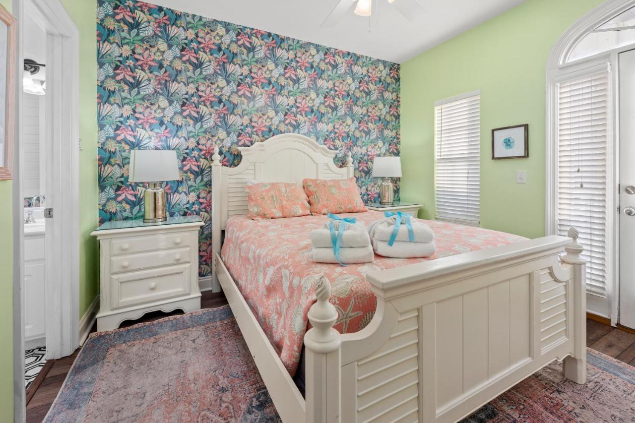 Holiday home Next To Pier Park! Steps From The Beach! Dog-friendly! Pool! Panama City Beach