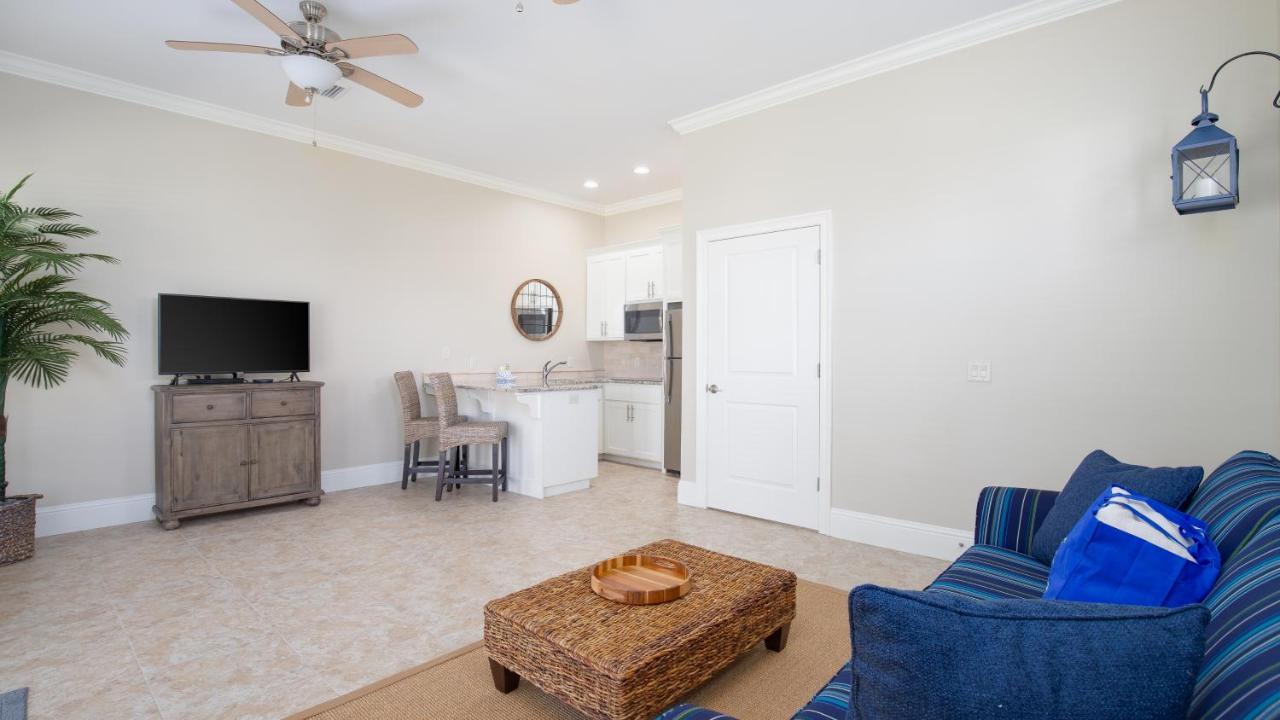 Holiday home Walk To The Beach! 3 Story Home! 2 Balconies With Gulf Views! *