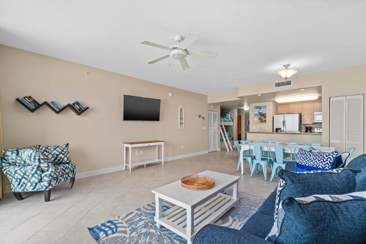 Holiday home Beautiful 5th Floor Aqua Unit With Direct Ocean Views, Sleeps 8! *