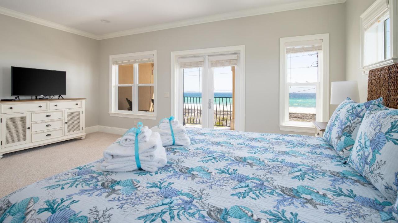 Holiday home Walk To The Beach! 3 Story Home! 2 Balconies With Gulf Views! *