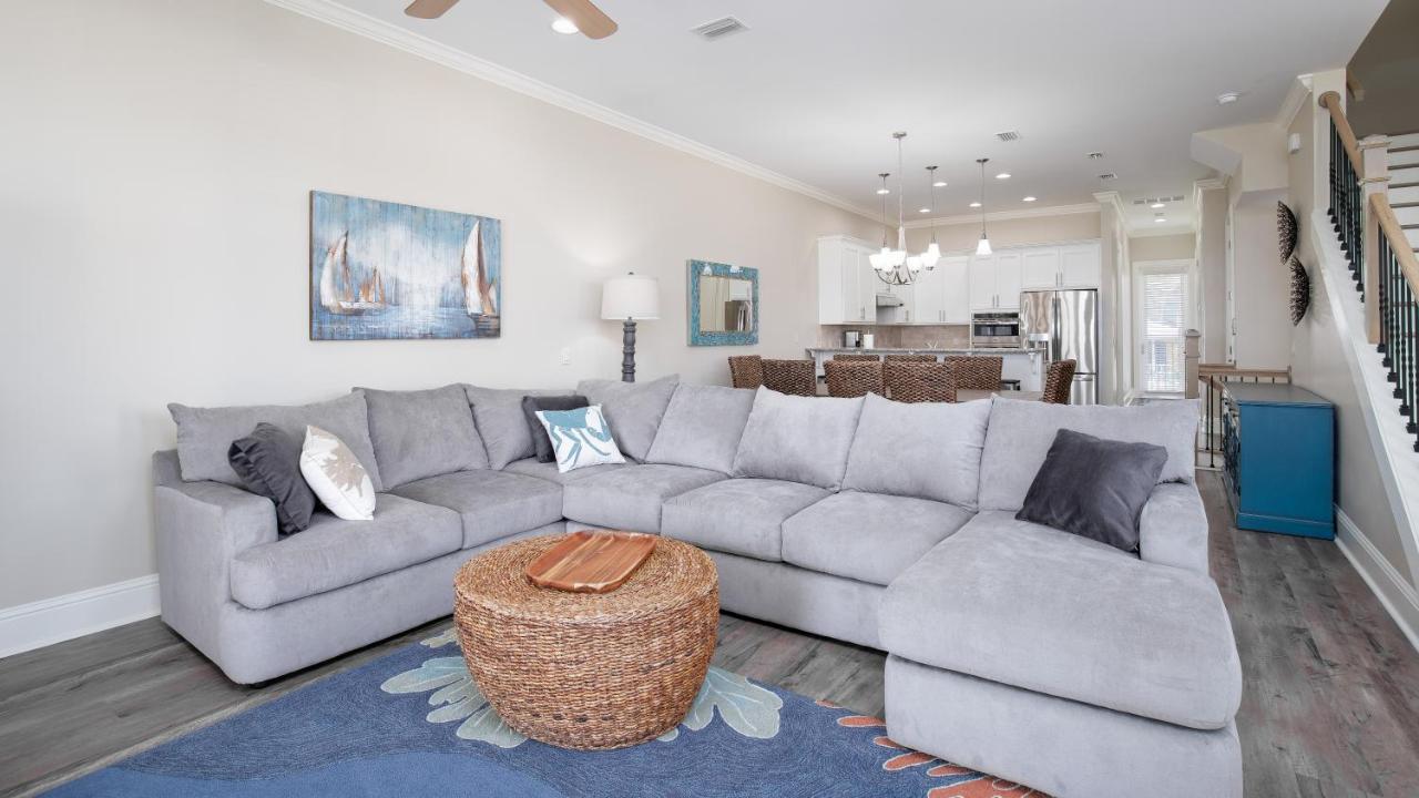 2 Gulf View Balconies! 3 Story Townhome With 4 Bedrooms, 4 Bathrooms! Sleeps12 Holiday home