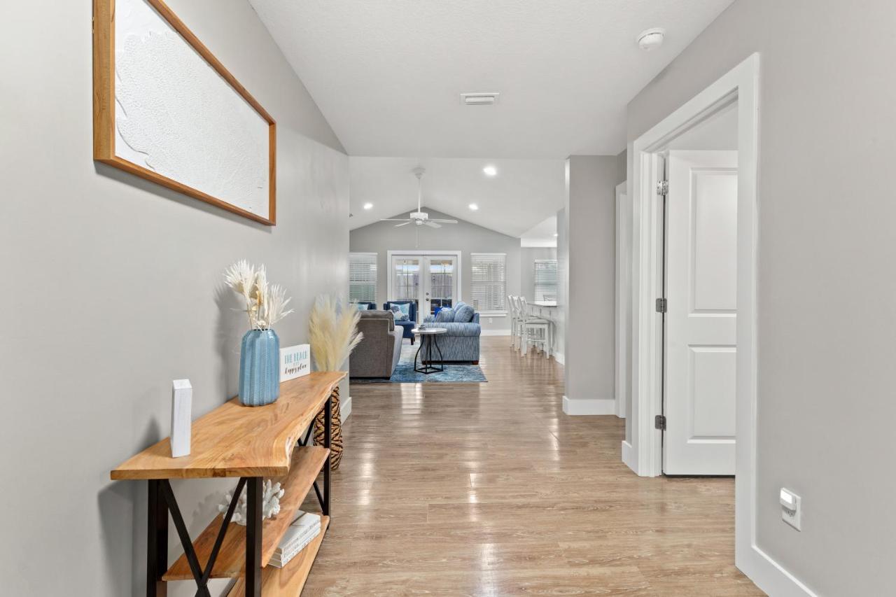 3bd, 2ba Home! Family Friendly! Close To Beach! Hot Tub! *