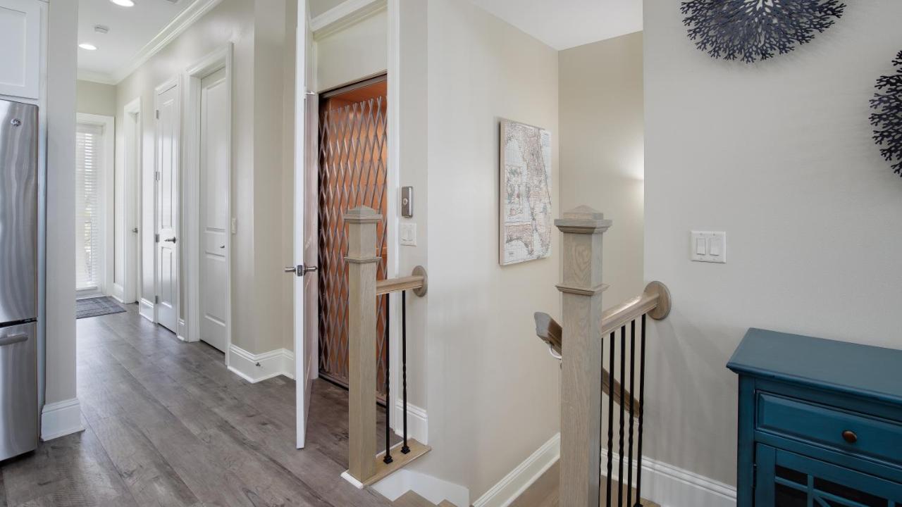 2 Gulf View Balconies! 3 Story Townhome With 4 Bedrooms, 4 Bathrooms! Sleeps12 Holiday home