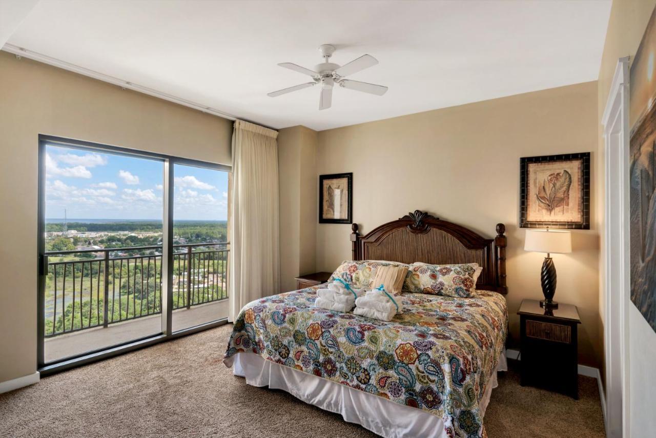 Across From The Beach! Near Pier Park & Dining! Sleeps 6! 2 Bedroom / 2 Ba! *