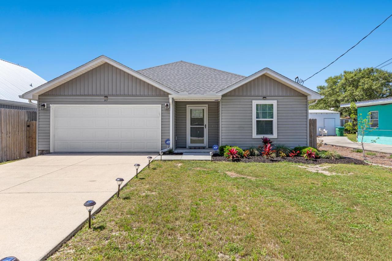 3bd, 2ba Home! Family Friendly! Close To Beach! Hot Tub! Holiday home Panama City Beach