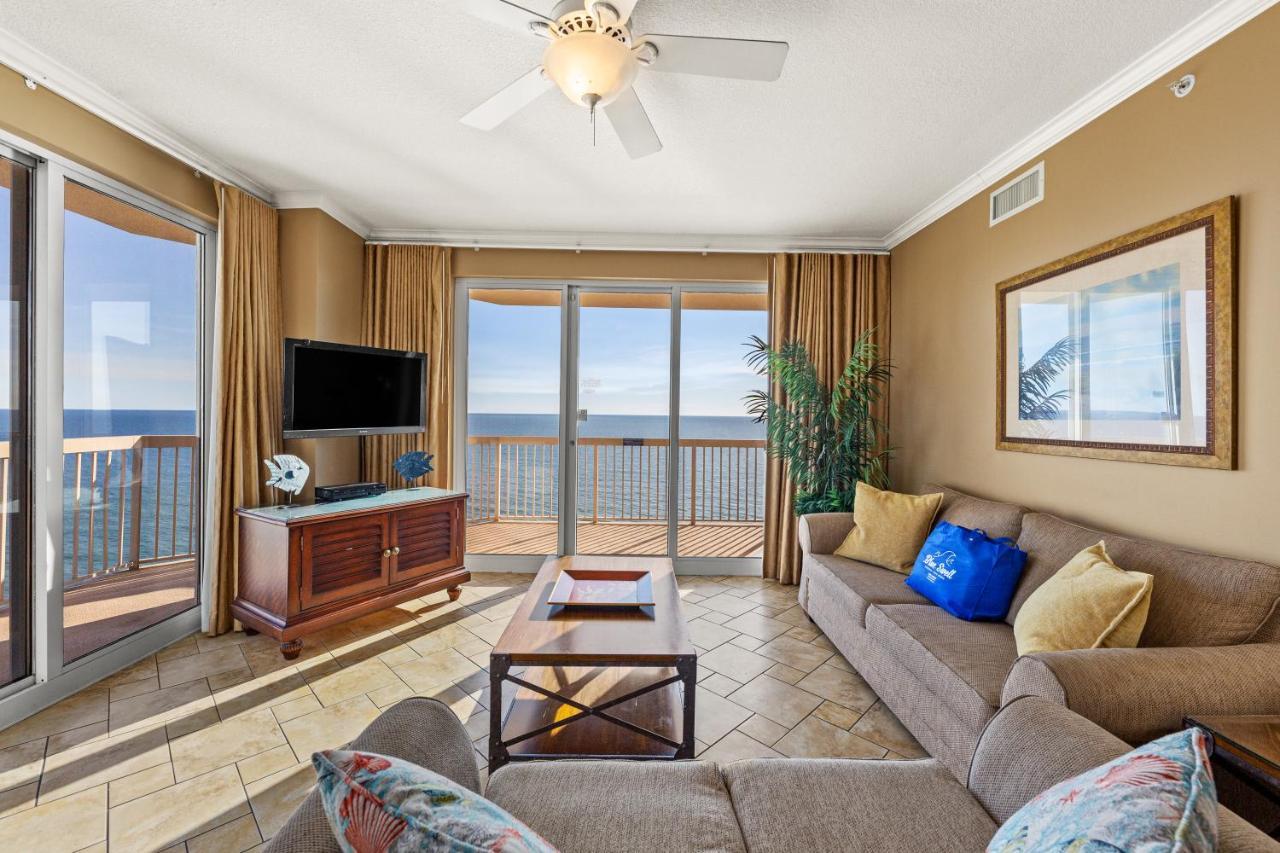 Gulf Front Master Bedroom! 2 Pools & Hot Tubs! Sleeps 8! *