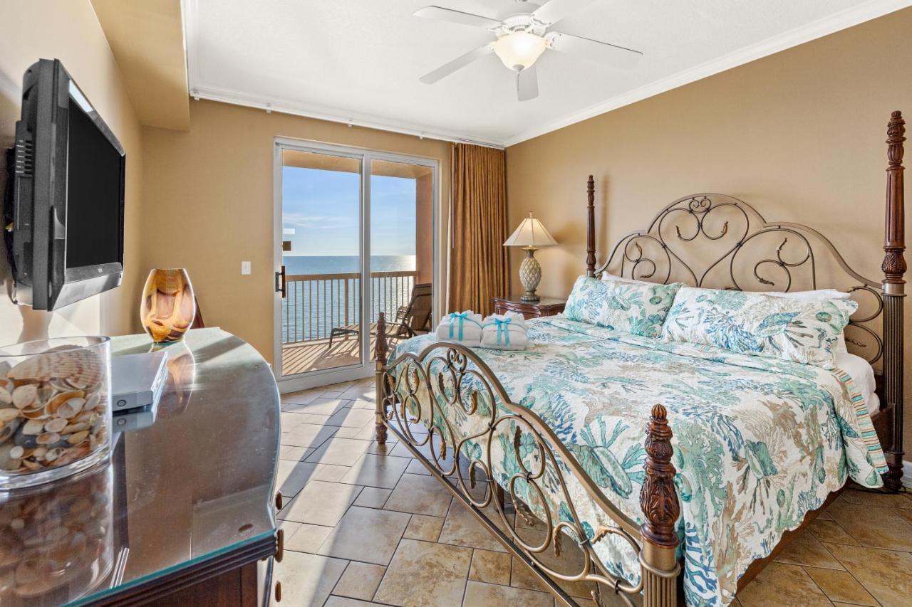 Gulf Front Master Bedroom! 2 Pools & Hot Tubs! Sleeps 8! Holiday home