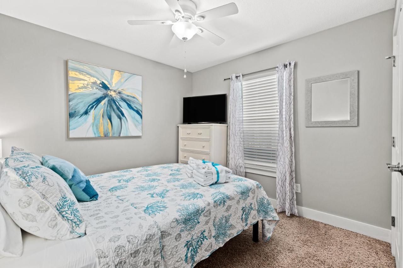3bd, 2ba Home! Family Friendly! Close To Beach! Hot Tub! Holiday home
