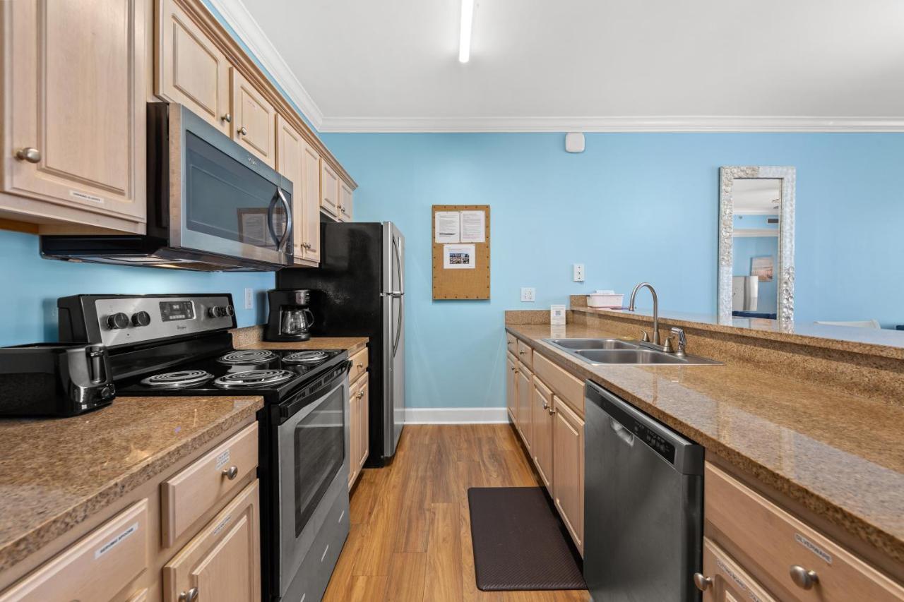 Large Balcony! Gulf Front Master Suite! Many Amenities On-site!