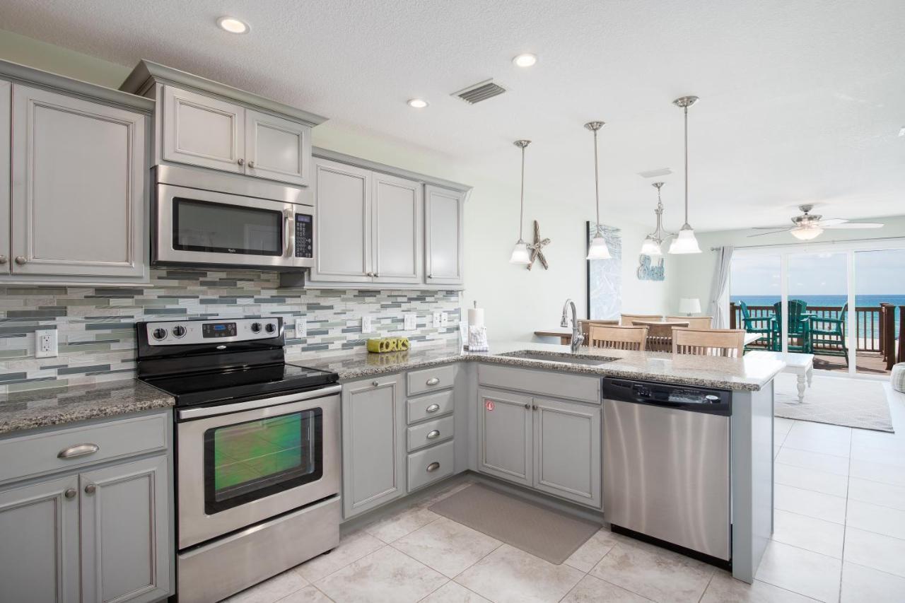 Spacious Waterfront Townhome - Just A Short Walk To Pier Park Holiday home *