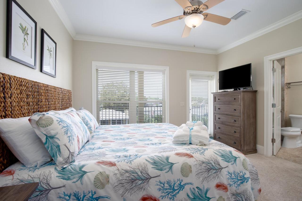 2 Gulf View Balconies! 3 Story Townhome With 4 Bedrooms, 4 Bathrooms! Sleeps12 Holiday home
