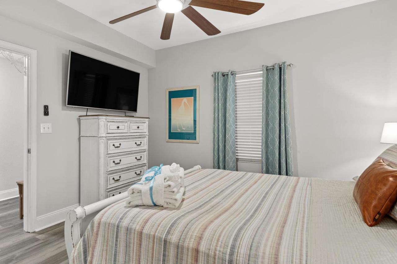Laketown Wharf 304 - Zaffos By The Sea *
