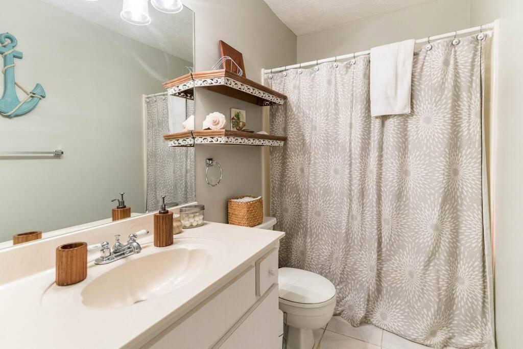Boho Retreat Across The Street From The