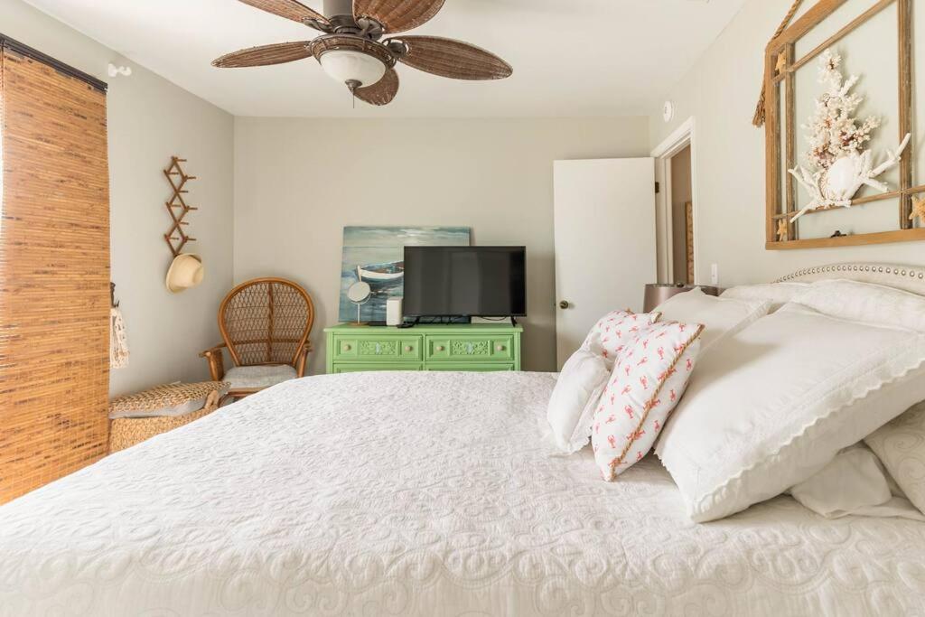 Boho Retreat Across The Street From The *