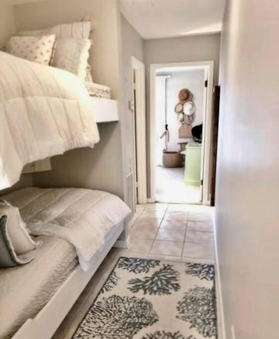 Apartment Boho Retreat Across The Street From The *