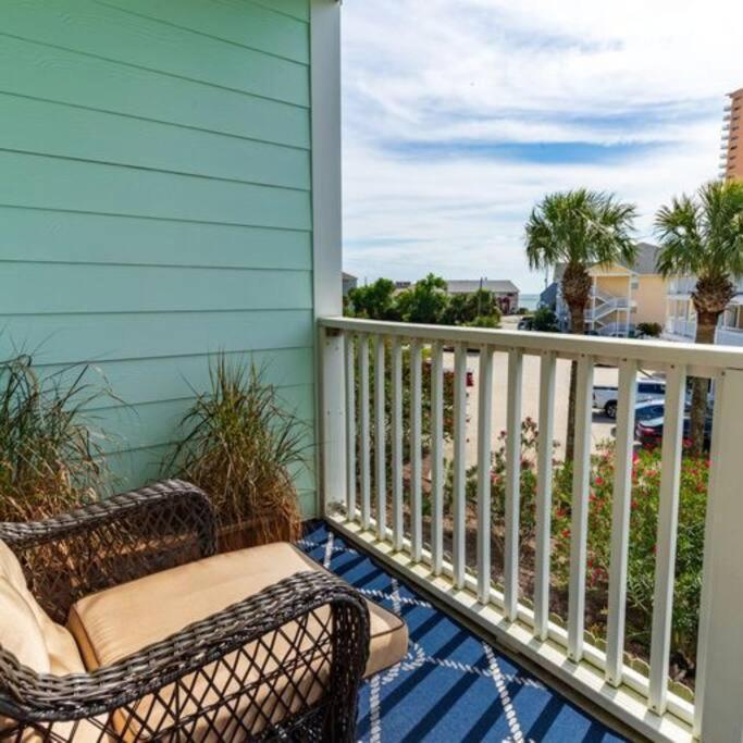 Boho Retreat Across The Street From The