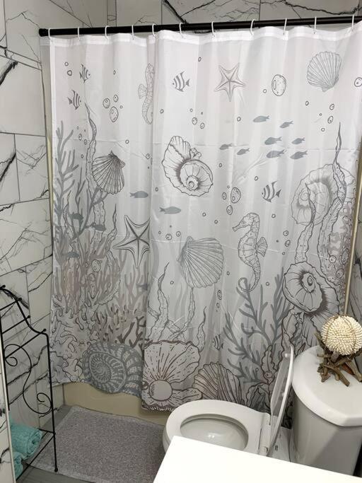Fullyrenovated 1 Min Walk2 Beach.5min To Peir Park *
