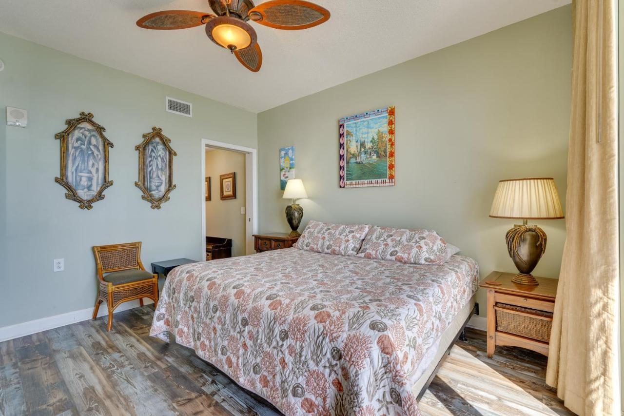 Apartment Gulf Coast Getaway With Balcony And Amenities!