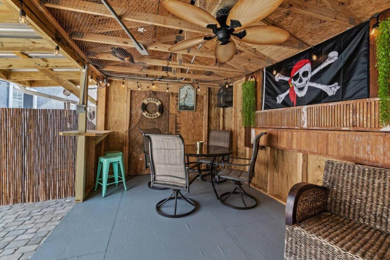 Get Shipwrecked At This Private Pool With Tiki Bar And Amazing Game Panama City Beach