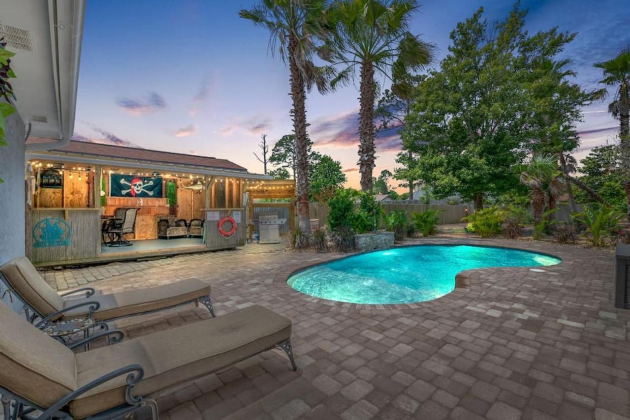Get Shipwrecked At This Private Pool With Tiki Bar And Amazing Game *