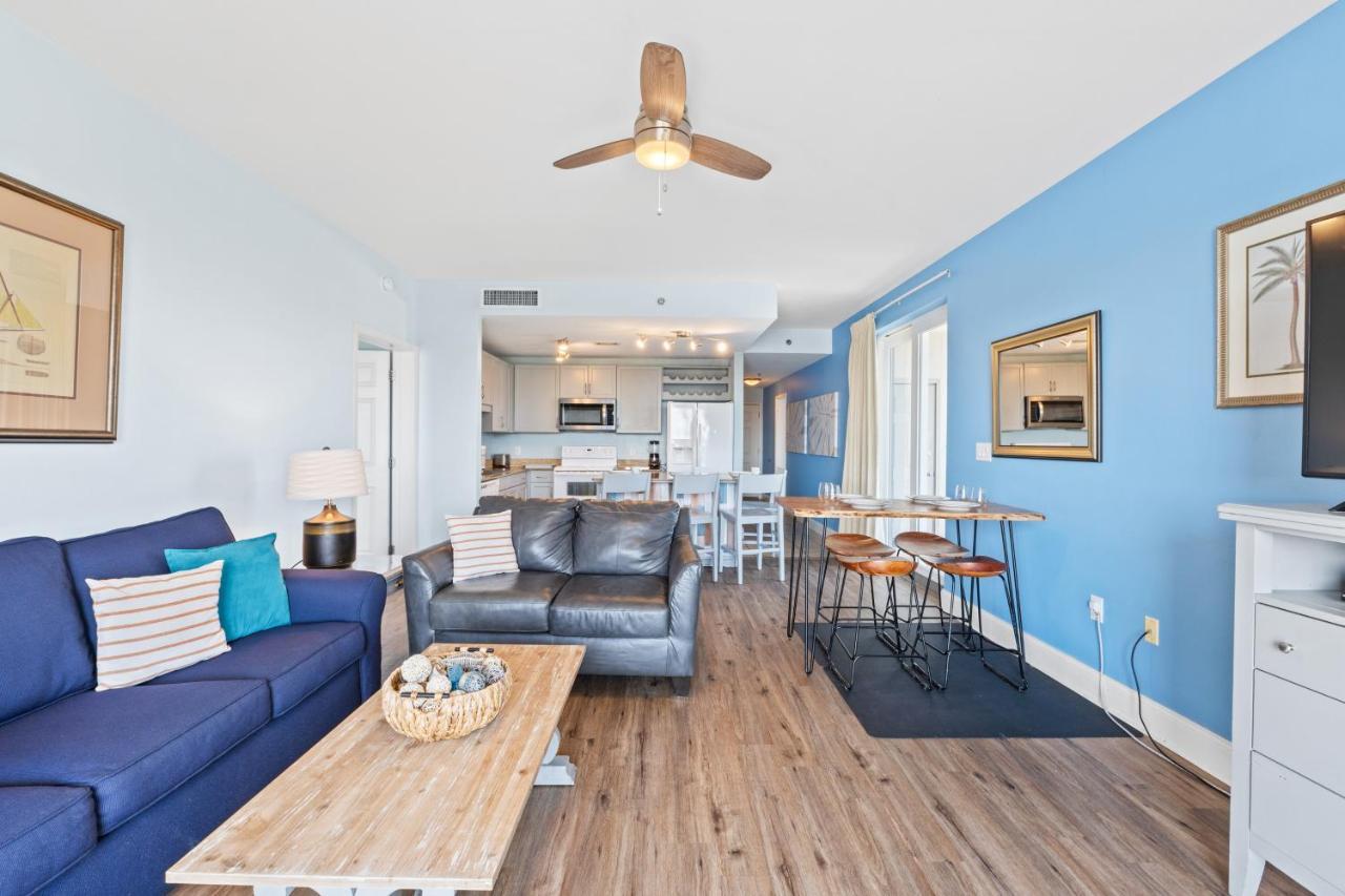 Laketown Wharf #238 By Book That *