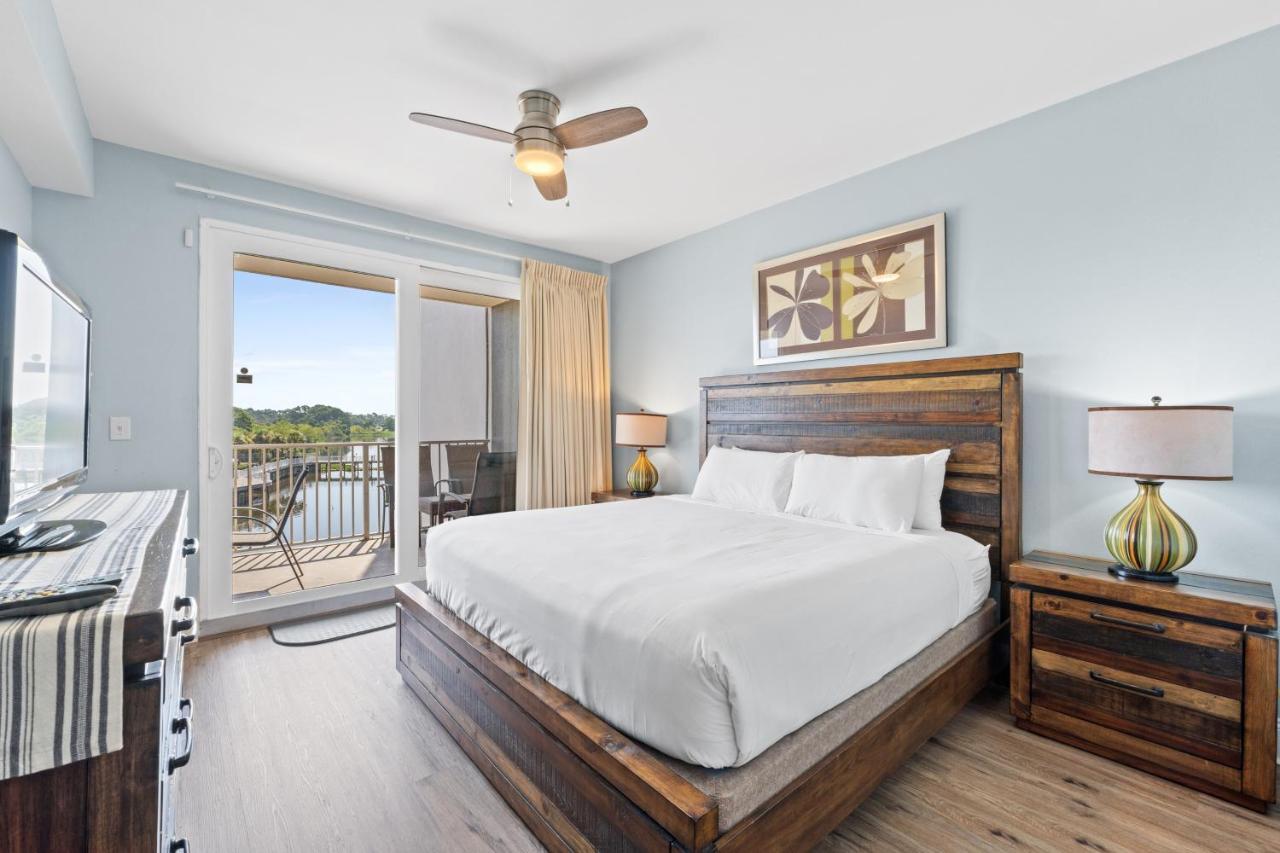 Laketown Wharf #238 By Book That Holiday home