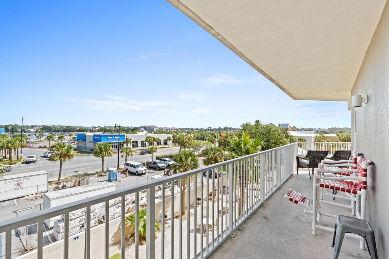 Holiday home Laketown Wharf #238 By Book That *